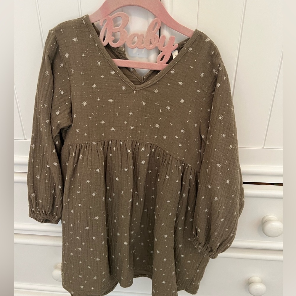 Green and cream star detailed little girl Rylee + Cru dress size 4-5